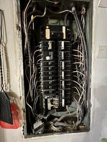 2221 Poff Ct, photo 5 of 10