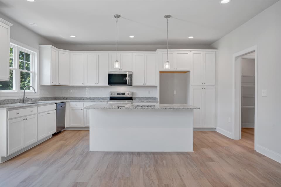 35 Welch Circle, photo 11 of 28