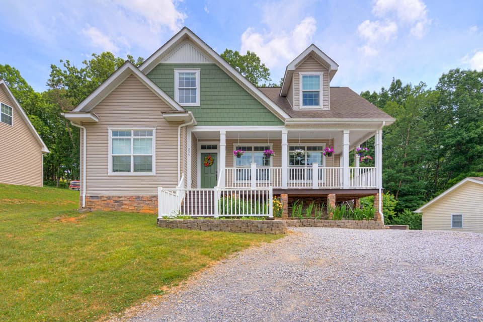 235 John Lemley Ln, photo 4 of 39