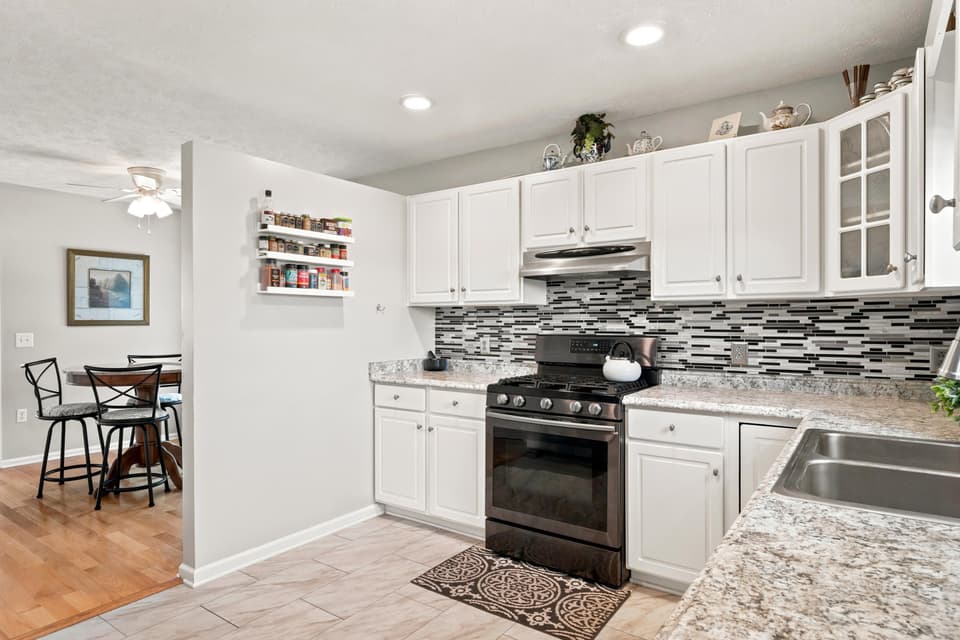 175 Darci Drive SE, photo 12 of 34