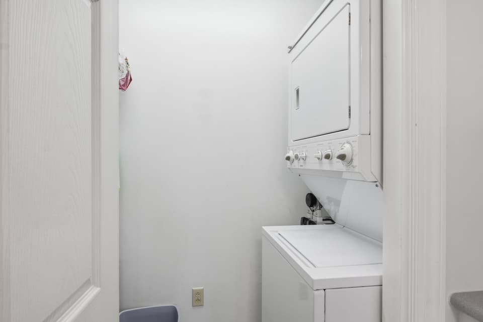 450 Silver Leaf Drive, photo 17 of 27