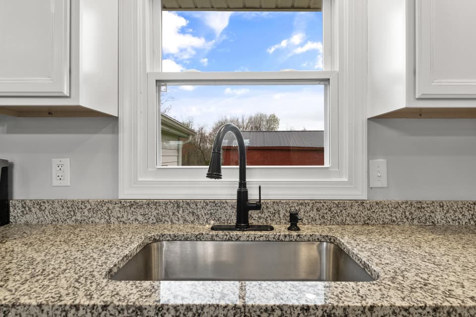 4090 Roanoke Street, photo 9 of 40