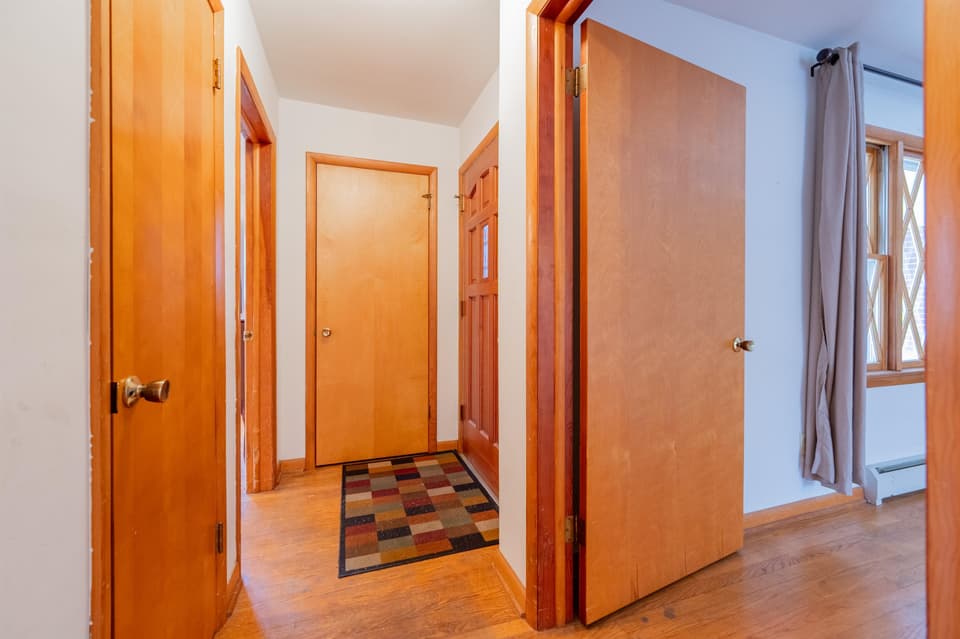 935 Hummingbird Drive SW, photo 8 of 40