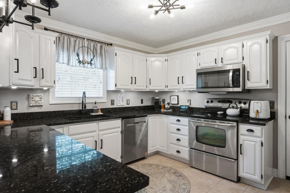 450 Tower Road, photo 18 of 40