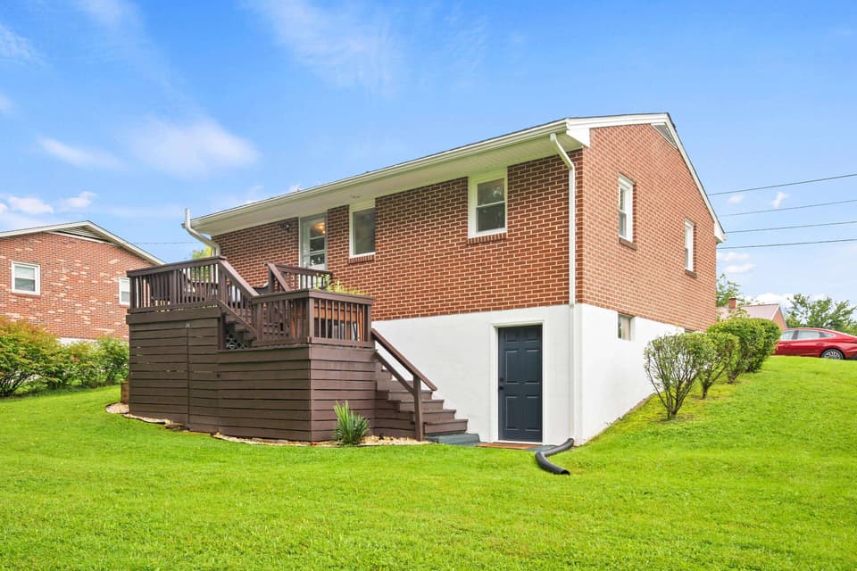255 Fisher Street SE, photo 29 of 40