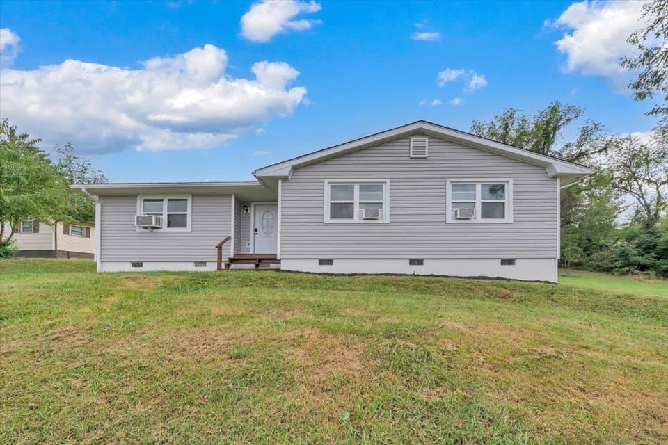 935 NE Depot Street NE, photo 26 of 26