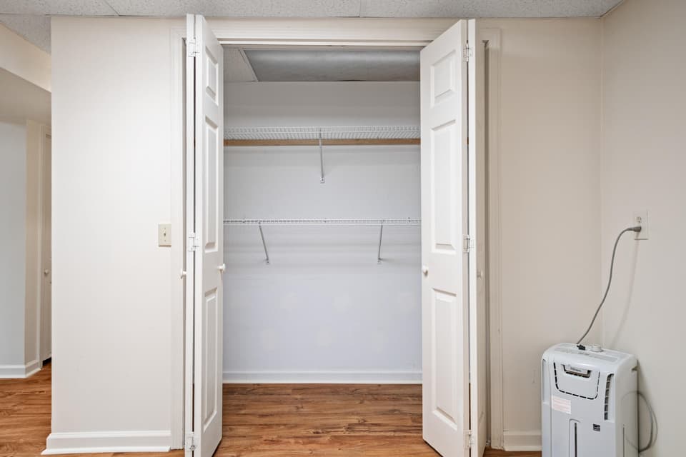 1305 Chestnut Drive, photo 31 of 40