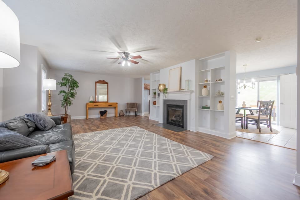 590 Tall Oak Boulevard, photo 12 of 40