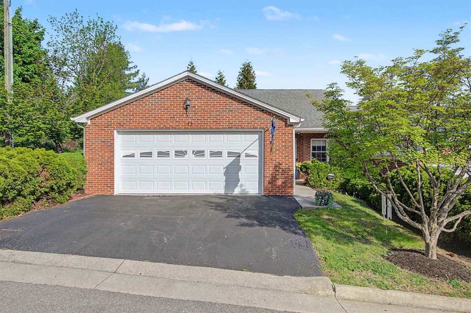 155 Jennifer Street SE, photo 40 of 40