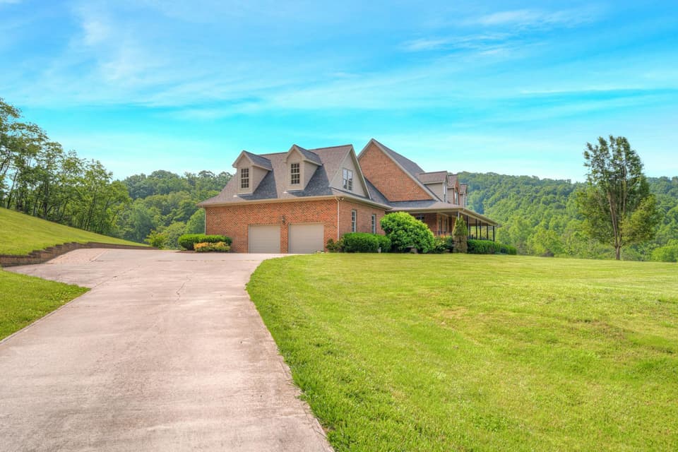 2310 Kingston Branch Road, photo 2 of 40