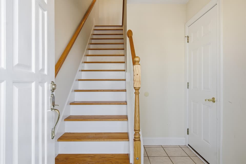 380 Oaktree Boulevard, photo 6 of 40