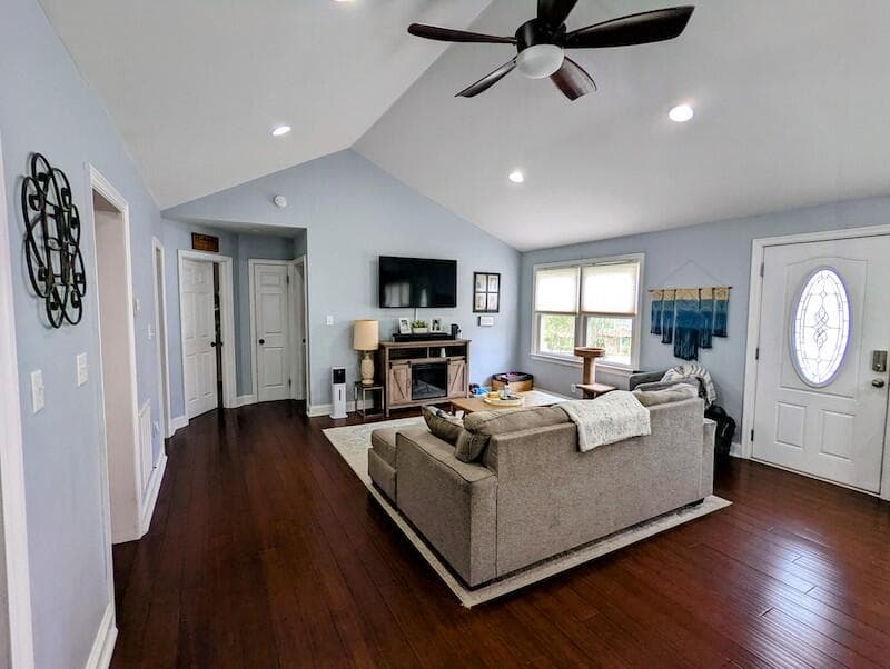 403 Lester Street, photo 30 of 38