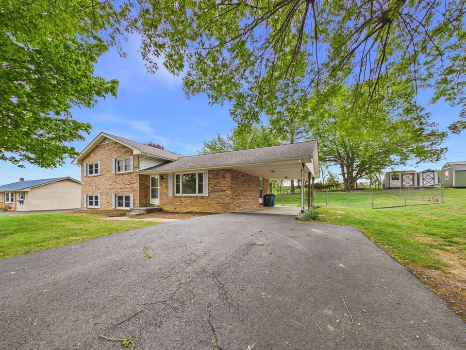 405 Maple Drive SE, photo 36 of 37
