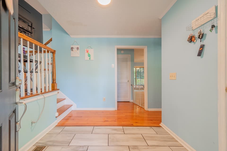 1265 Chestnut Drive, photo 7 of 40