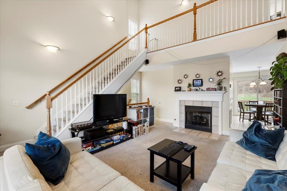 450 Tall Oak Boulevard, photo 10 of 40