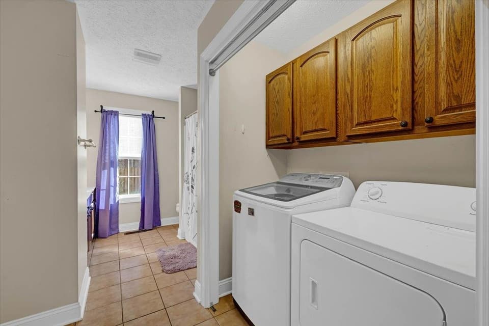 940 Oaktree Boulevard, photo 12 of 30