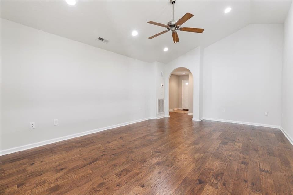 2045 Giles Drive SE, photo 15 of 40