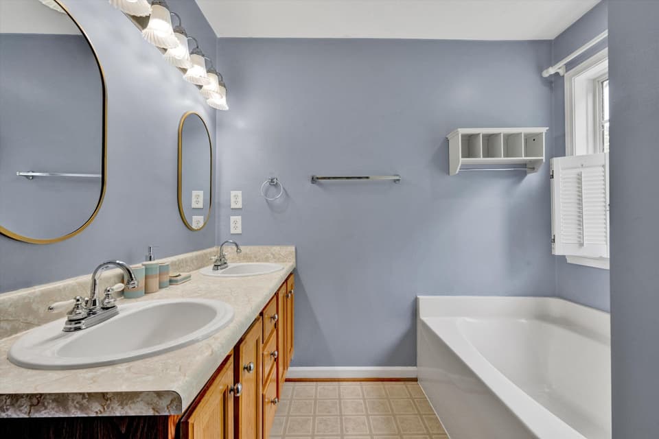 135 Sapphire Avenue, photo 35 of 40