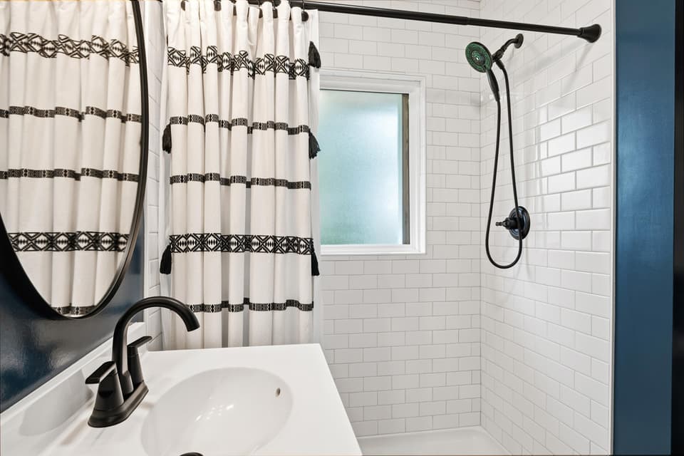 255 Fisher Street SE, photo 20 of 40