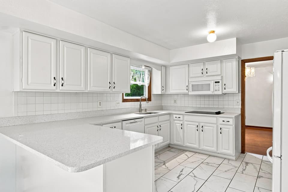 1220 Flint Drive, photo 14 of 40