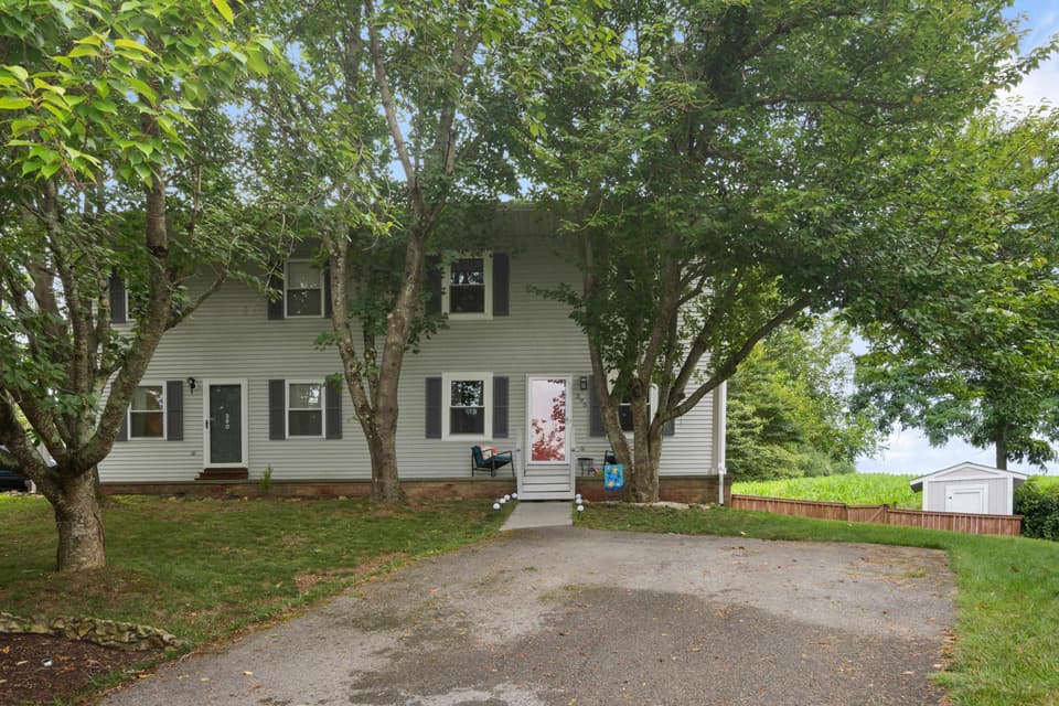 395 Warren Street, photo 2 of 40