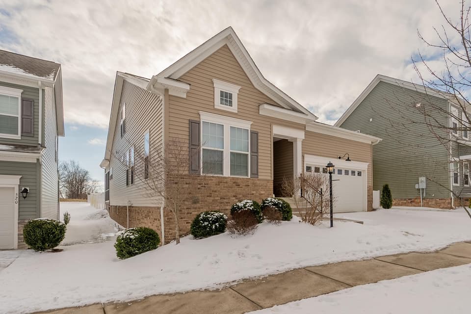 510 Dewdrop Lane, photo 3 of 40