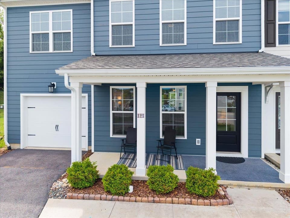 195 Hamilton Avenue NW, photo 2 of 37
