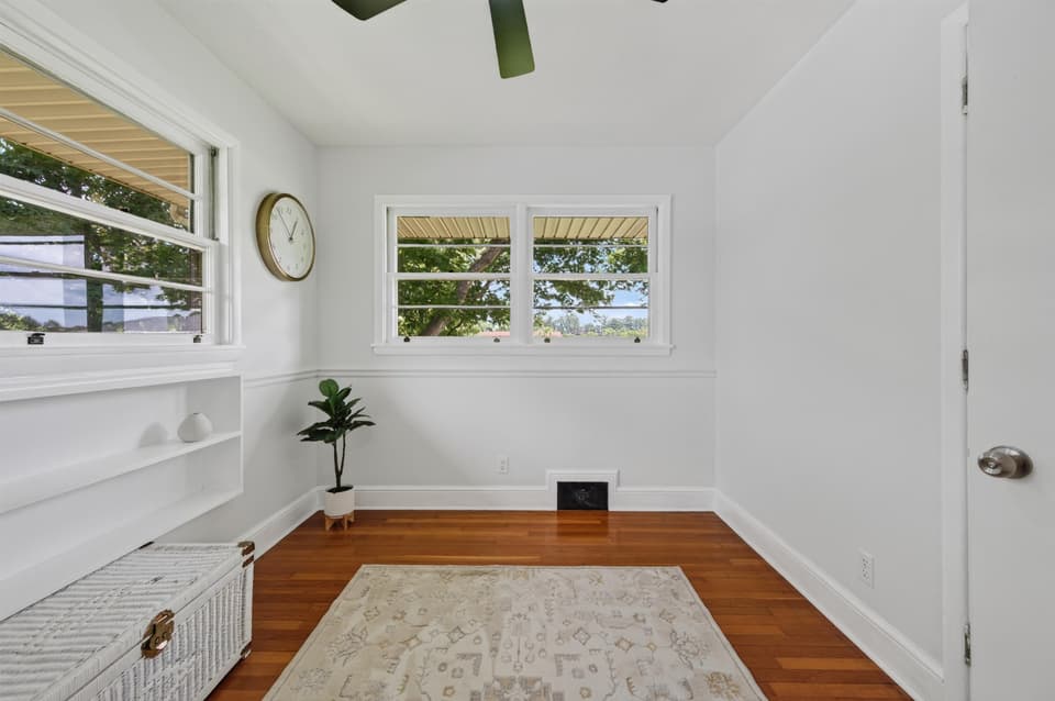 107 Roseland Drive, photo 33 of 40
