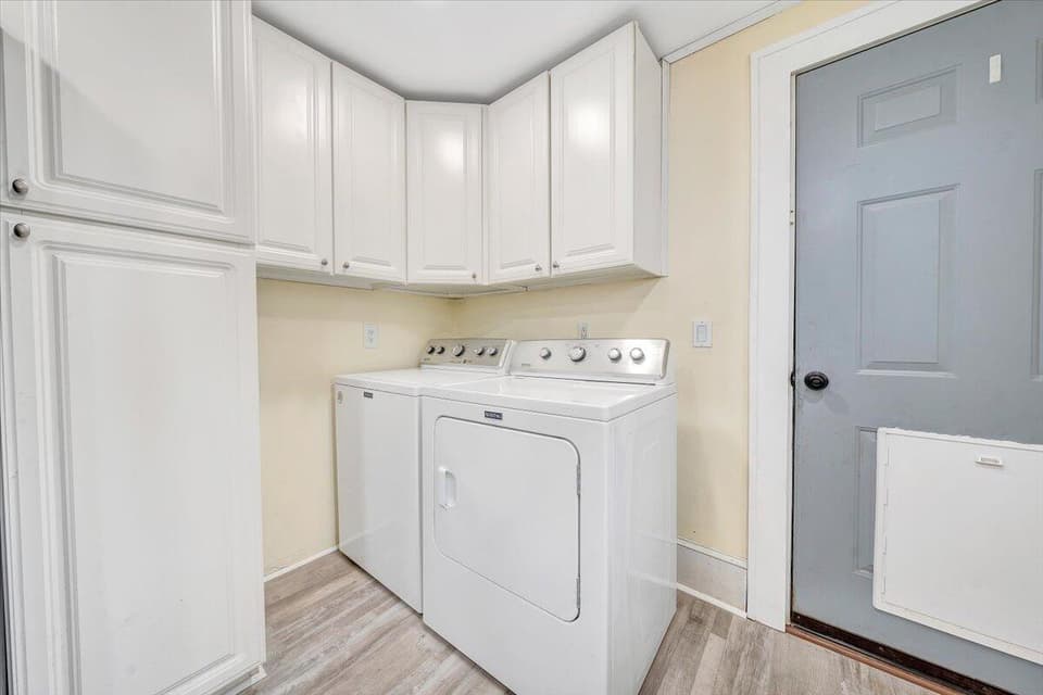 855 E Main St, photo 13 of 34