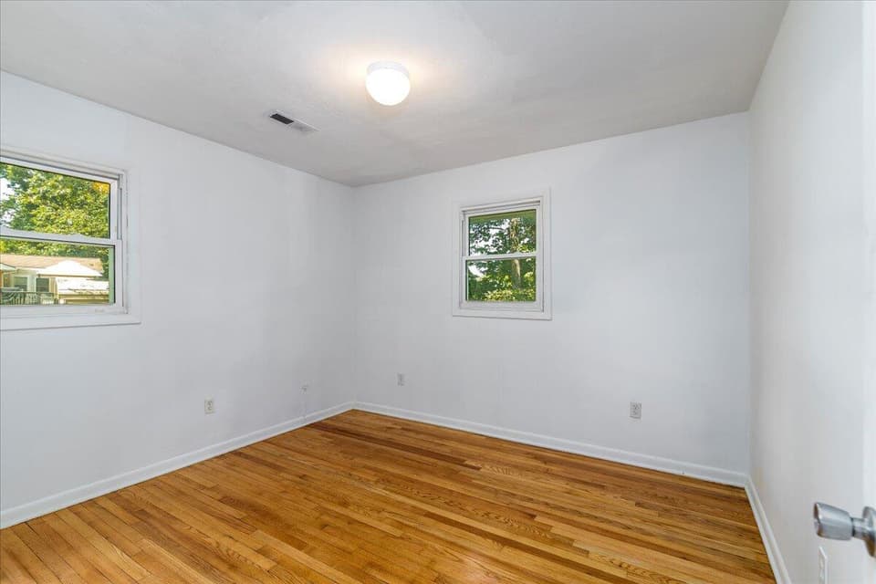 4320 Cumberland Dr SE, photo 20 of 40