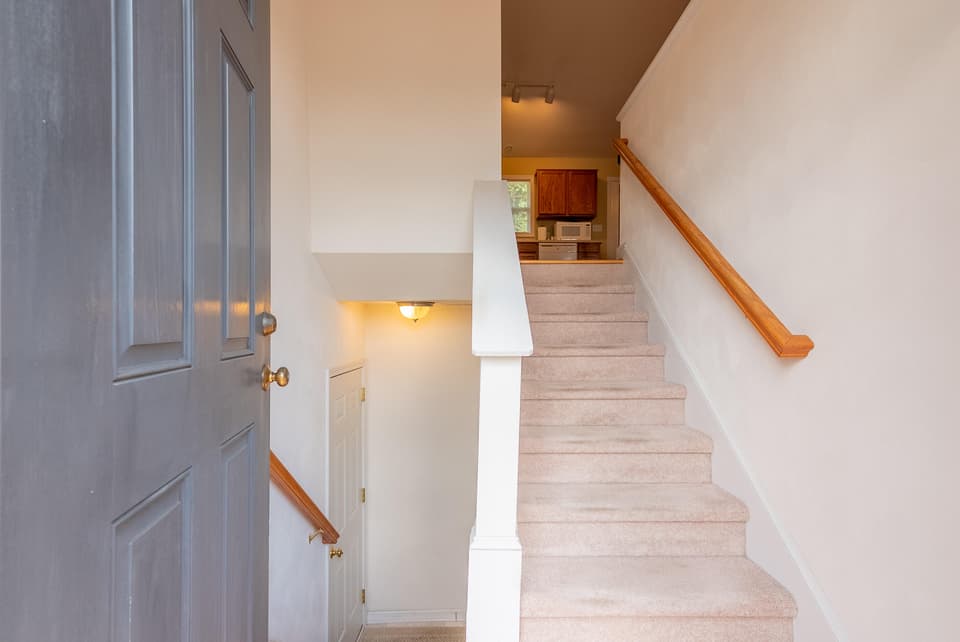 200 Wistaria Drive, photo 9 of 35