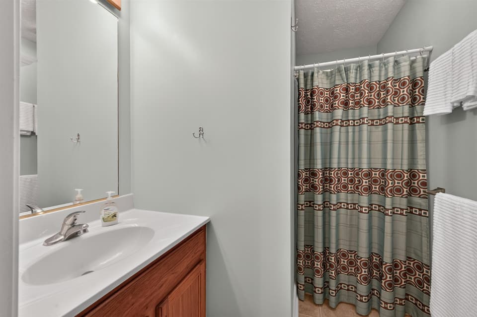 650 Kamran Drive, photo 21 of 40