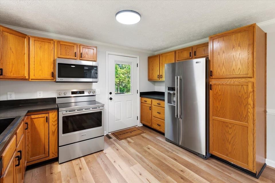 1931 Dominion Drive, photo 15 of 40