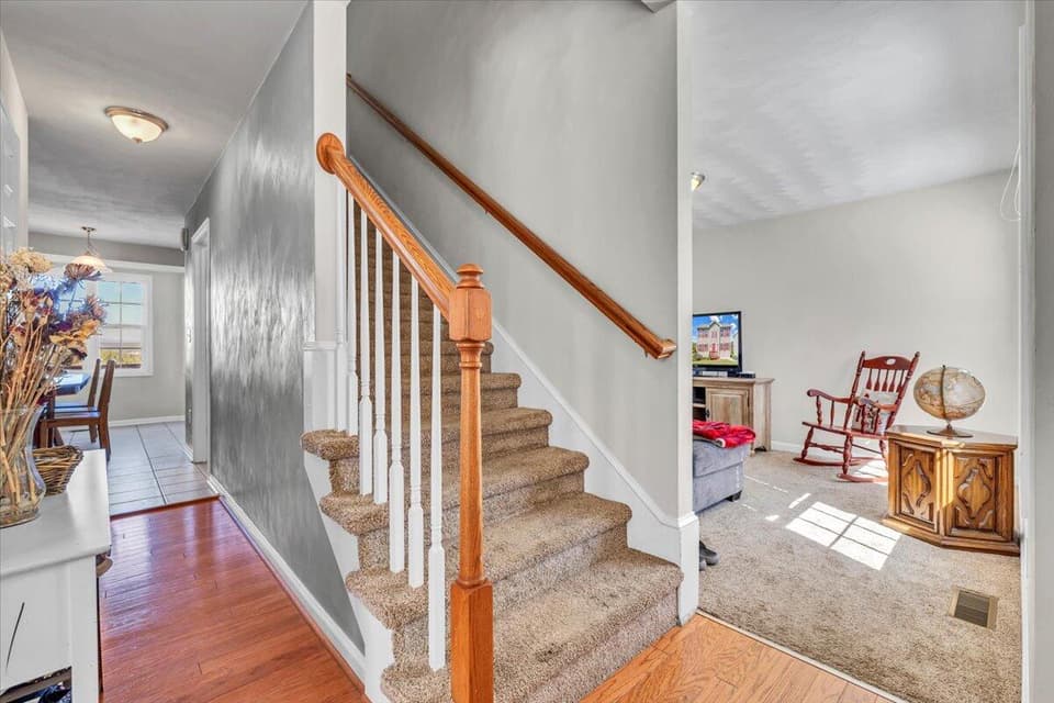 400 Chelsea Loop, photo 3 of 38