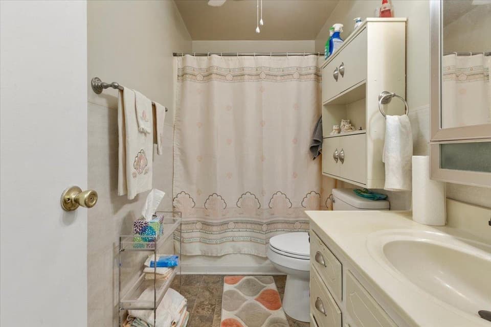 1015 Reading Road, photo 25 of 40