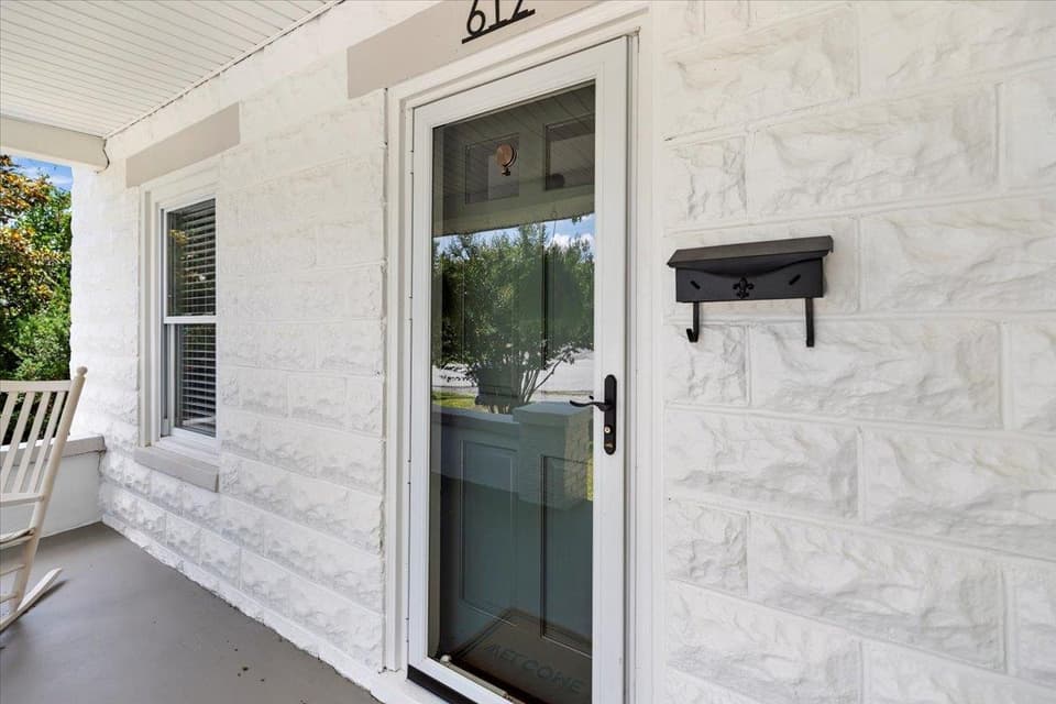 612 E Main Street, photo 11 of 40
