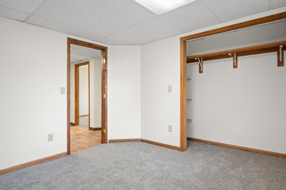 405 Overland Drive, photo 32 of 40