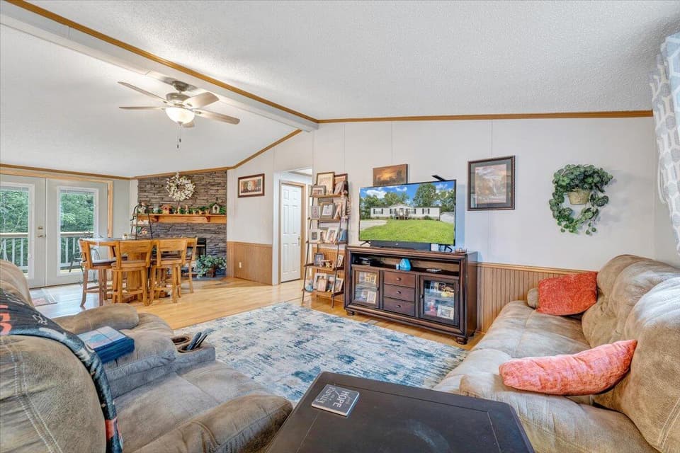 963 Magnolia Ln, photo 11 of 25