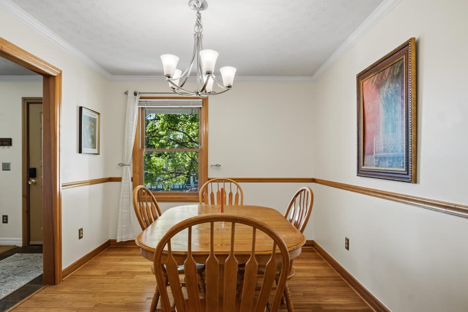 680 Liberty Via, photo 6 of 40