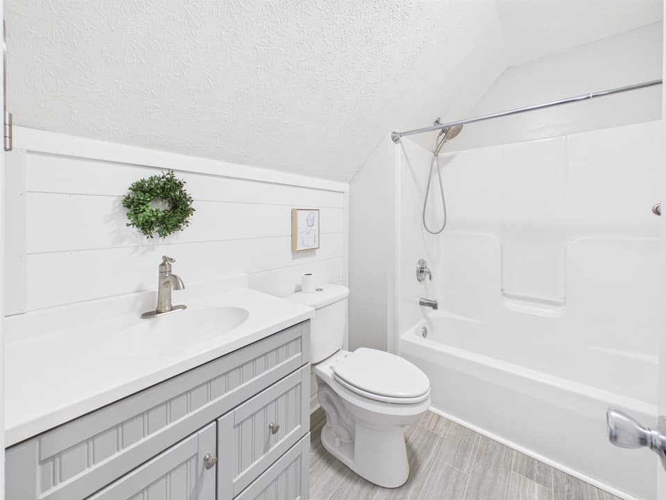 100 Cullen Court, photo 37 of 40