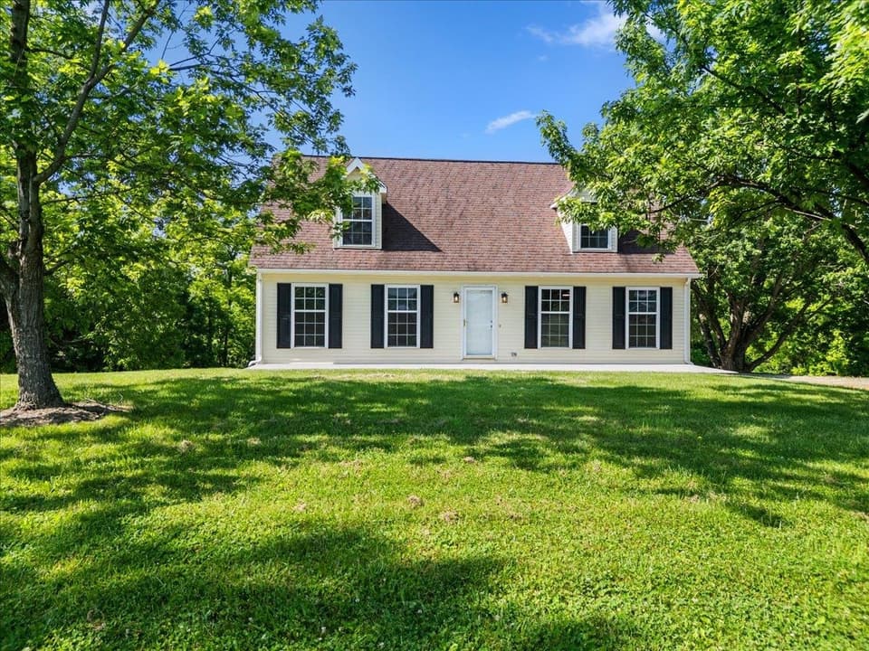 1931 Dominion Drive, photo 2 of 40