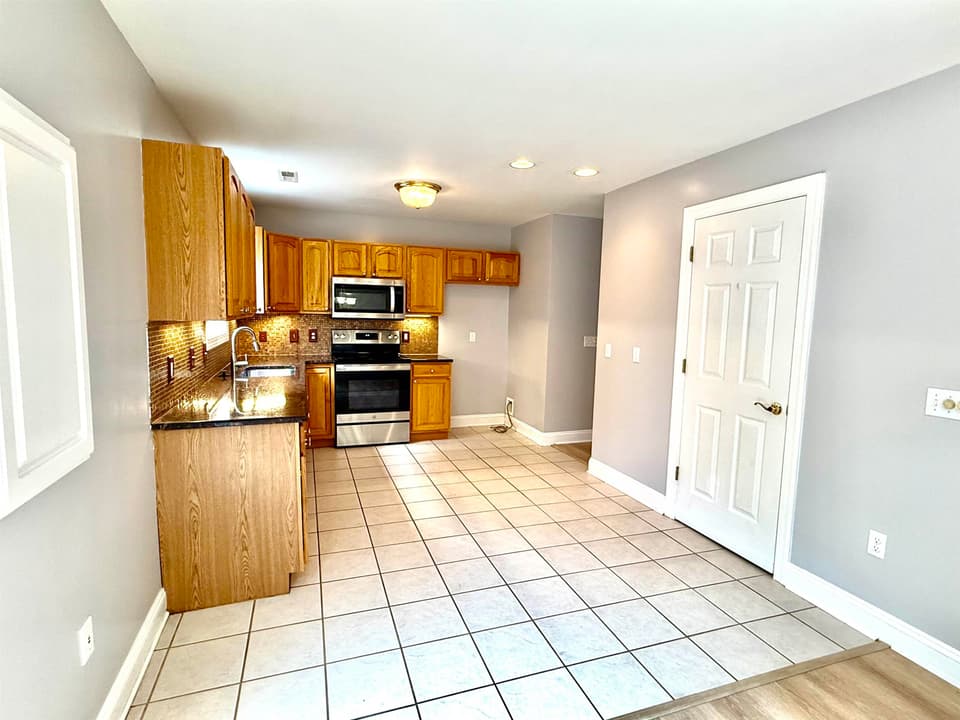 575 Oak Tree Boulevard, photo 8 of 15