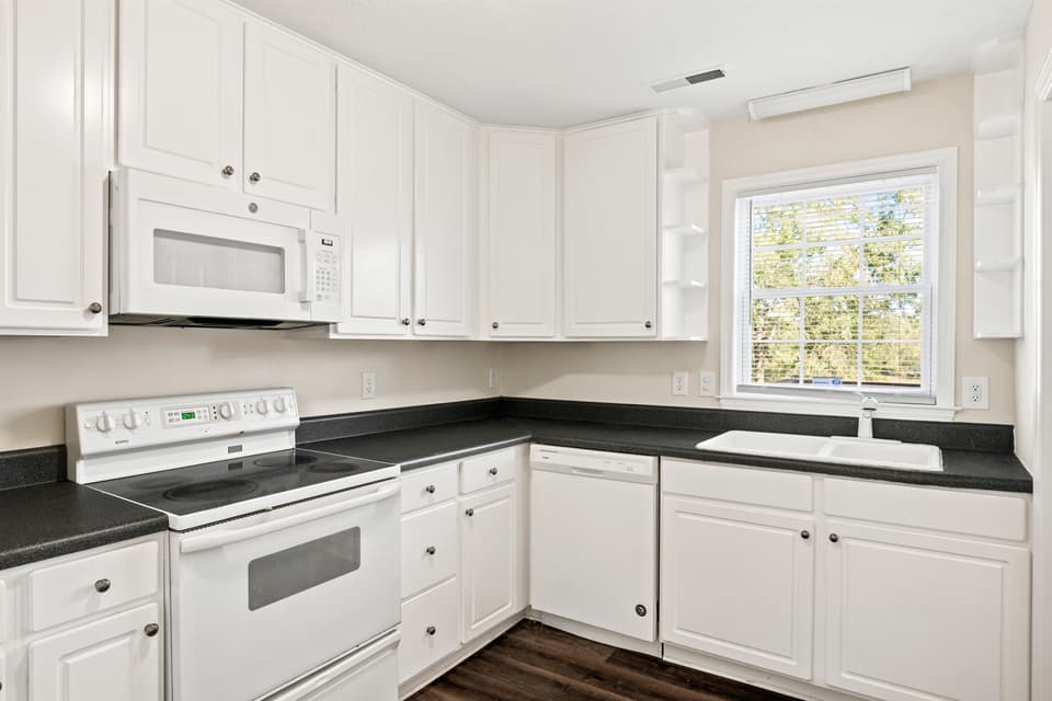 420 Wimmer Street NW, photo 14 of 40