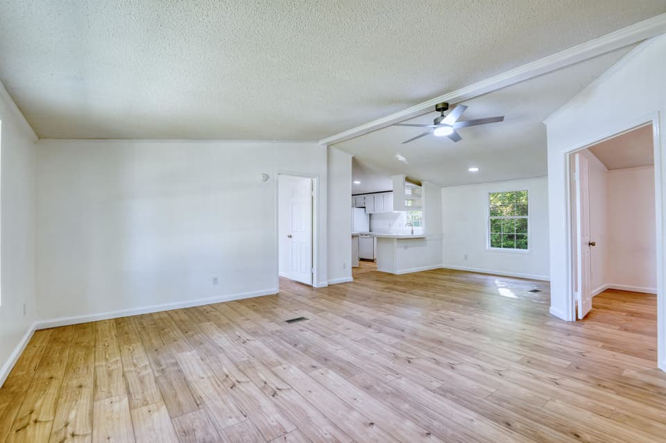 475 Dunlap Drive NE, photo 11 of 40