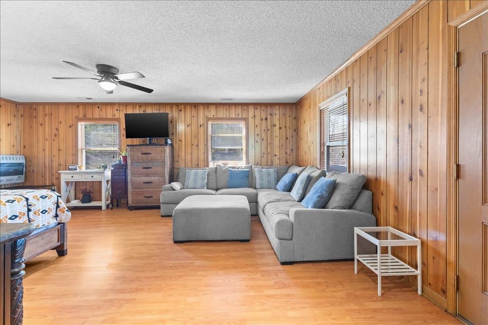 310 Overland Drive, photo 15 of 37