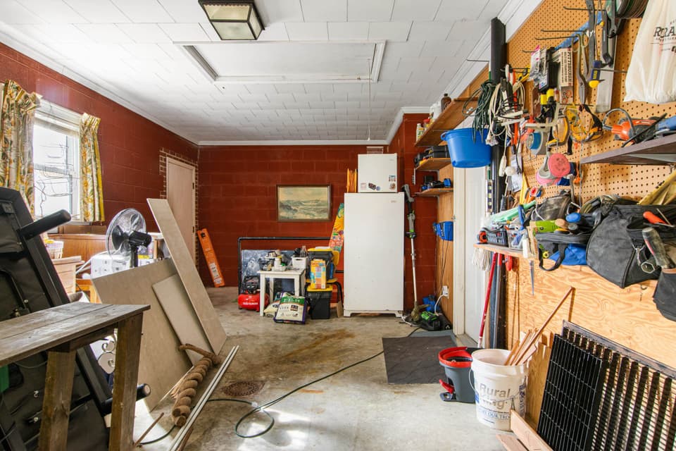 1595 Gallimore Street, photo 33 of 40