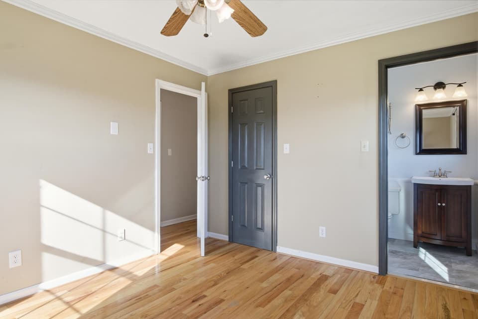 1381 Dow Street, photo 11 of 40
