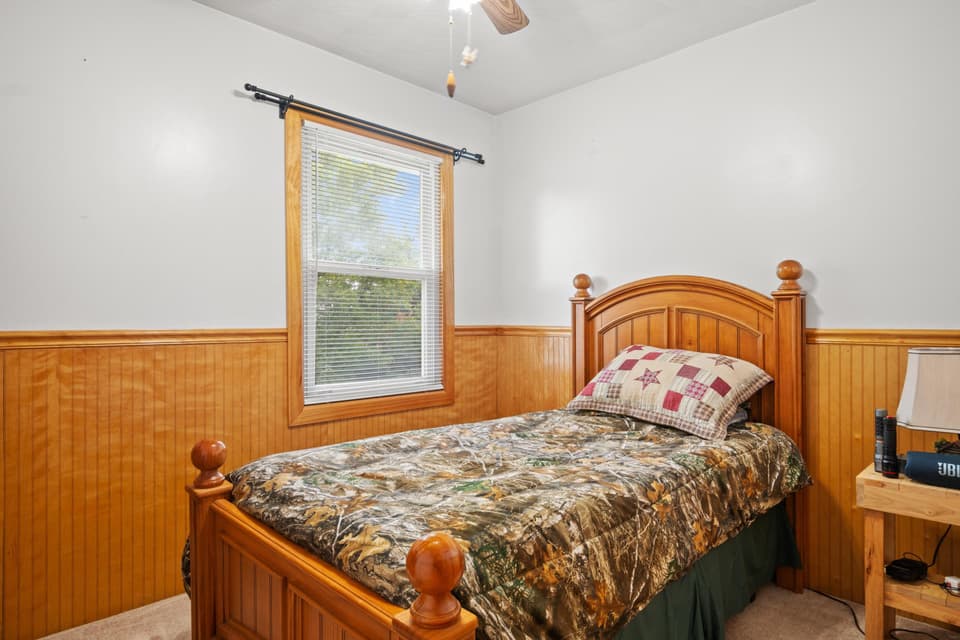 490 Sunnyside Lane, photo 23 of 36