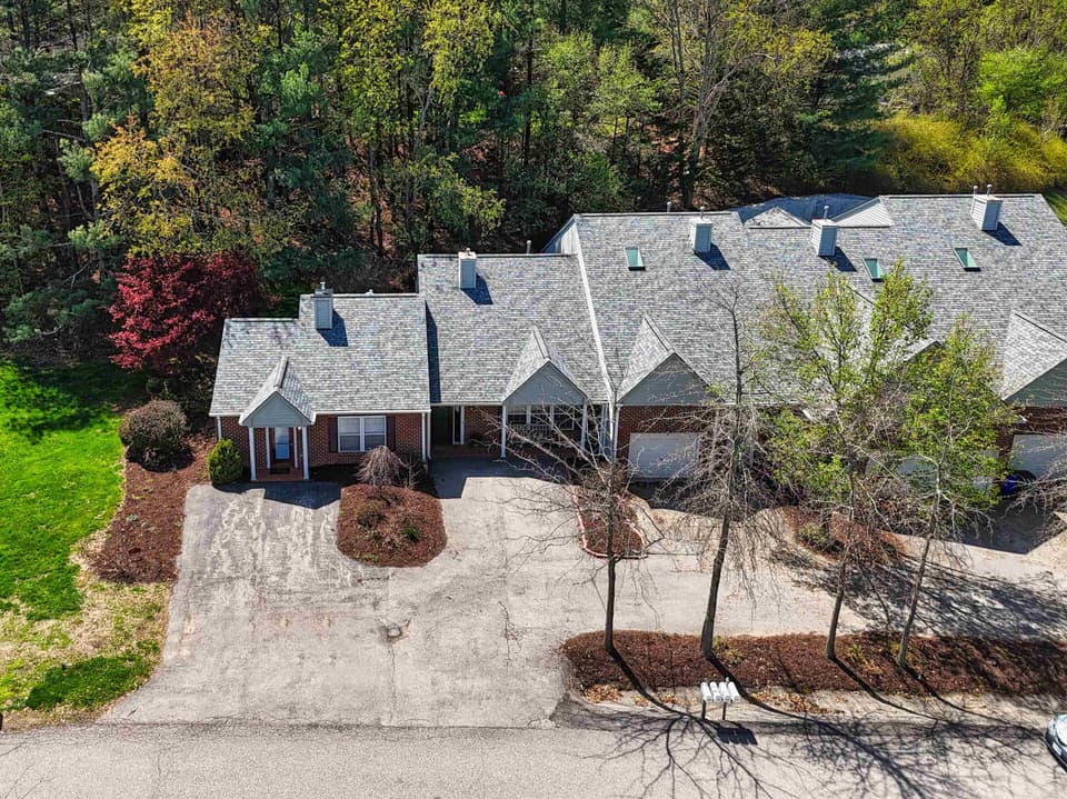 460 Silver Leaf Drive, photo 3 of 27