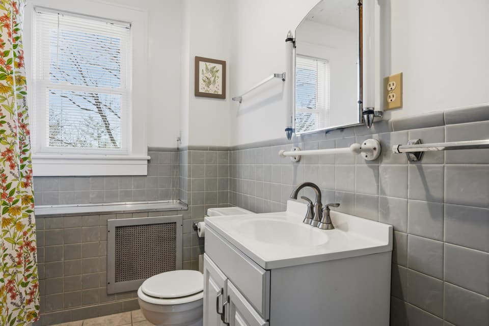 805 W Main Street, photo 38 of 40